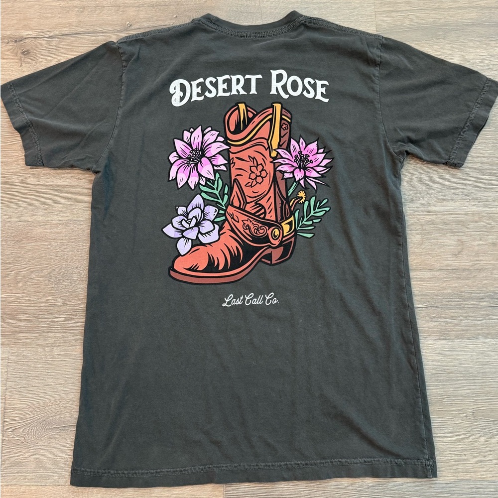 Last Call Co Desert Rose Western Floral Cowboy Boot Short Sleeve Shirt Grey